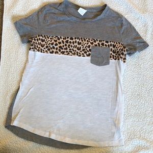 Pink cheetah print striped tee